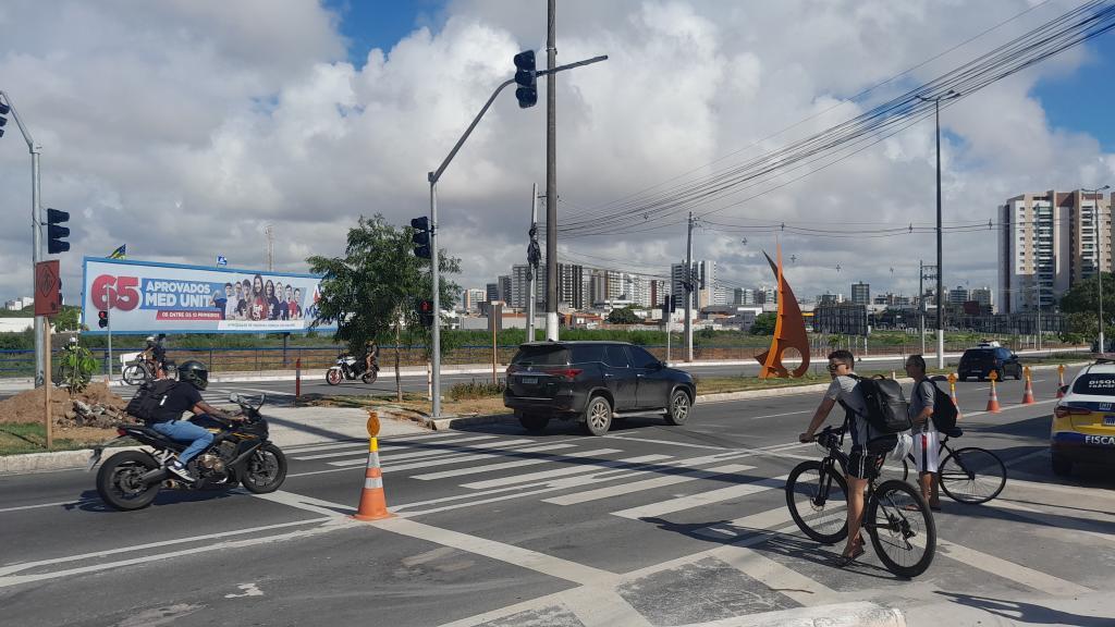 Sem instabilidade: Semáforos com botoeiras da Beira Mar funcionam normalmente - SMTT Aracaju